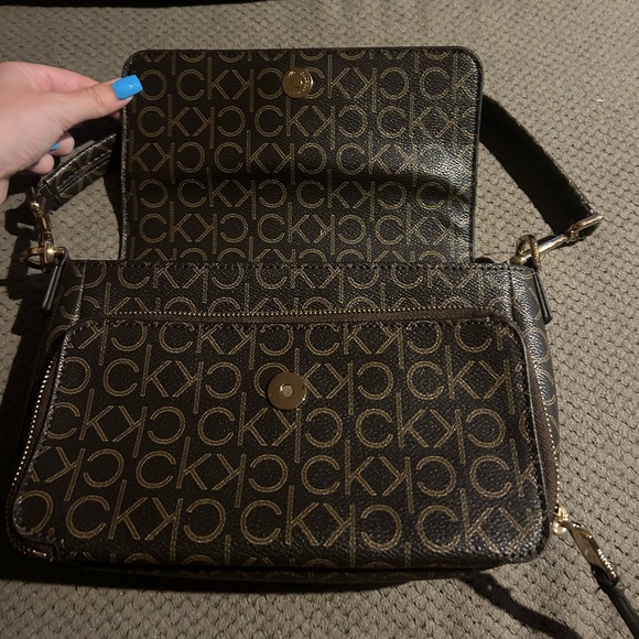 Calvin Klein triple compartment shoulder bag (pink) - Picture 2 of 5